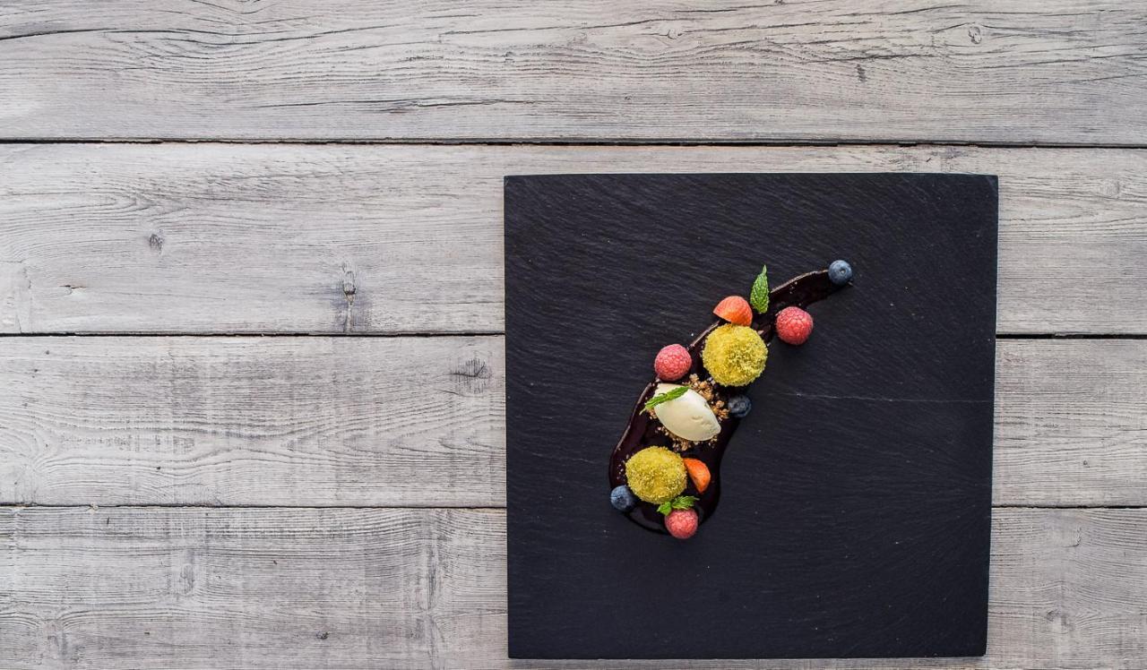 Boutique Hotel Zum Rosenbaum Nalles Bagian luar foto