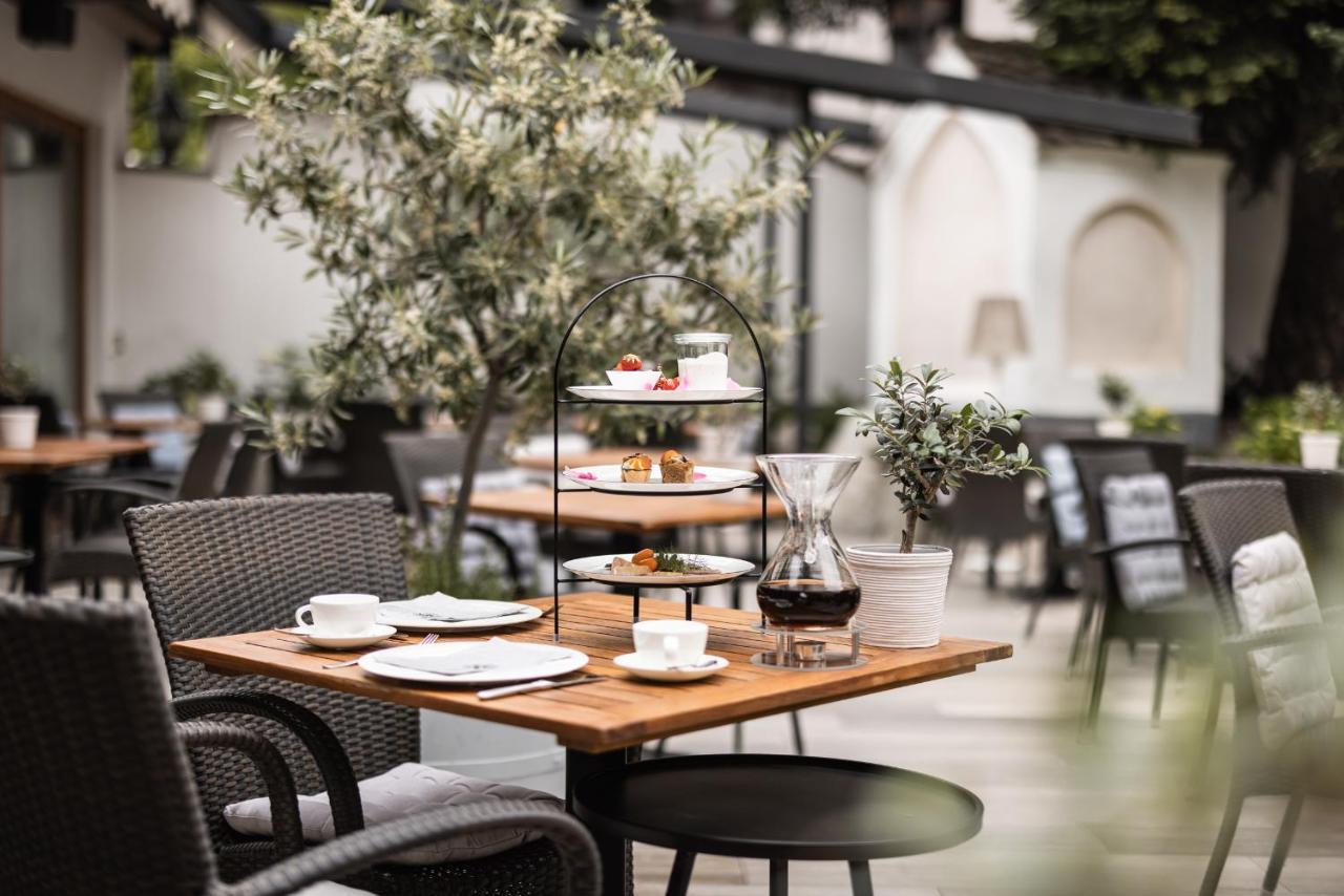 Boutique Hotel Zum Rosenbaum Nalles Bagian luar foto