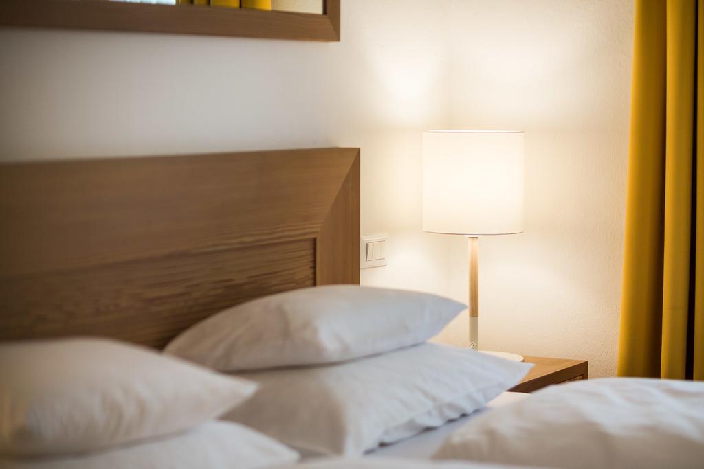 Boutique Hotel Zum Rosenbaum Nalles Bagian luar foto